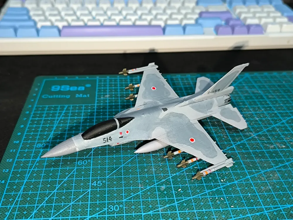 F-16 Fighter Jet Model, photo 4 of 4 - Model Aircraft, airplane