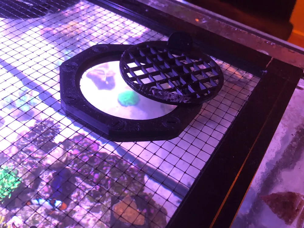 Feeding hatch (For mesh covered aquariums)