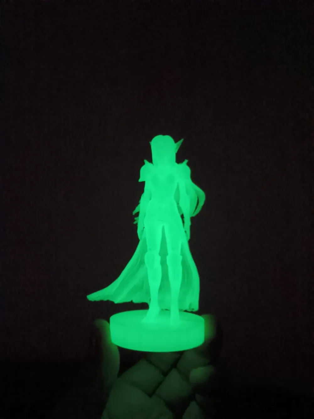 Female Elf Warrior - Glow in the Dark, photo 2 of 4 - Fairies & Elves, Figurines & Collectibles