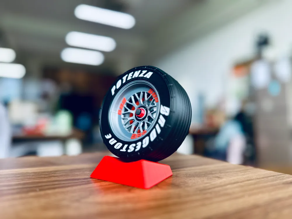 FERRARI F1 BBS Wheel Desktop Ornament, photo 3 of 4 - F1 & Race Car Models, Models, RC & Drones