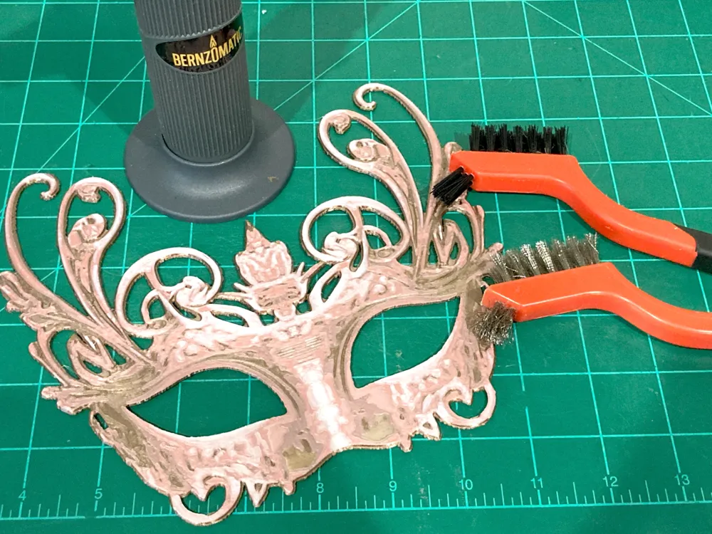 Filigree Masquerade Mask - Hueforge - prints flat, photo 3 of 4 - Filigree Masquerade Mask - Hueforge - prints flat Props & Cosplay