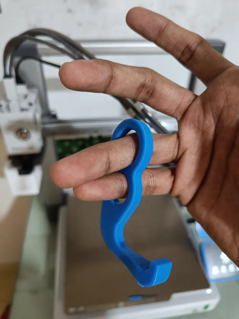 Finger Grip for Phone, Pinky Saver & Holder, photo 4 of 4 - Finger Grip for Phone, Pinky Saver & Holder Mobile & Device Accessories