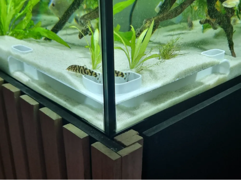 Fish Tank Corner Tunnel