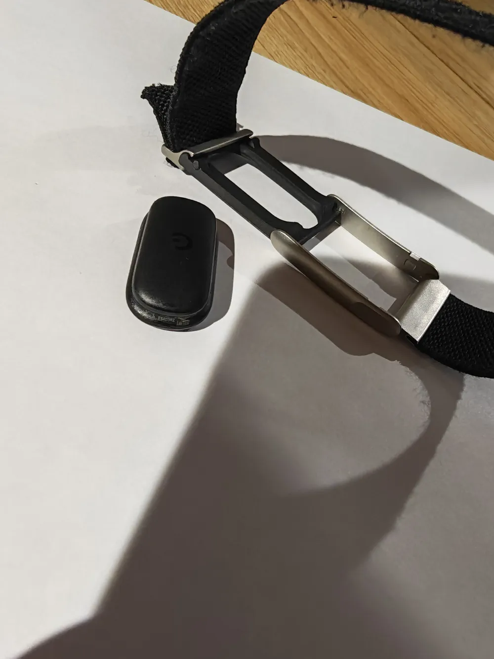 Fitbit Air - Whoop 5.0 Strap Adapter, photo 3 of 4 - Fitbit Air - Whoop 5.0 Strap Adapter Mobile & Device Accessories