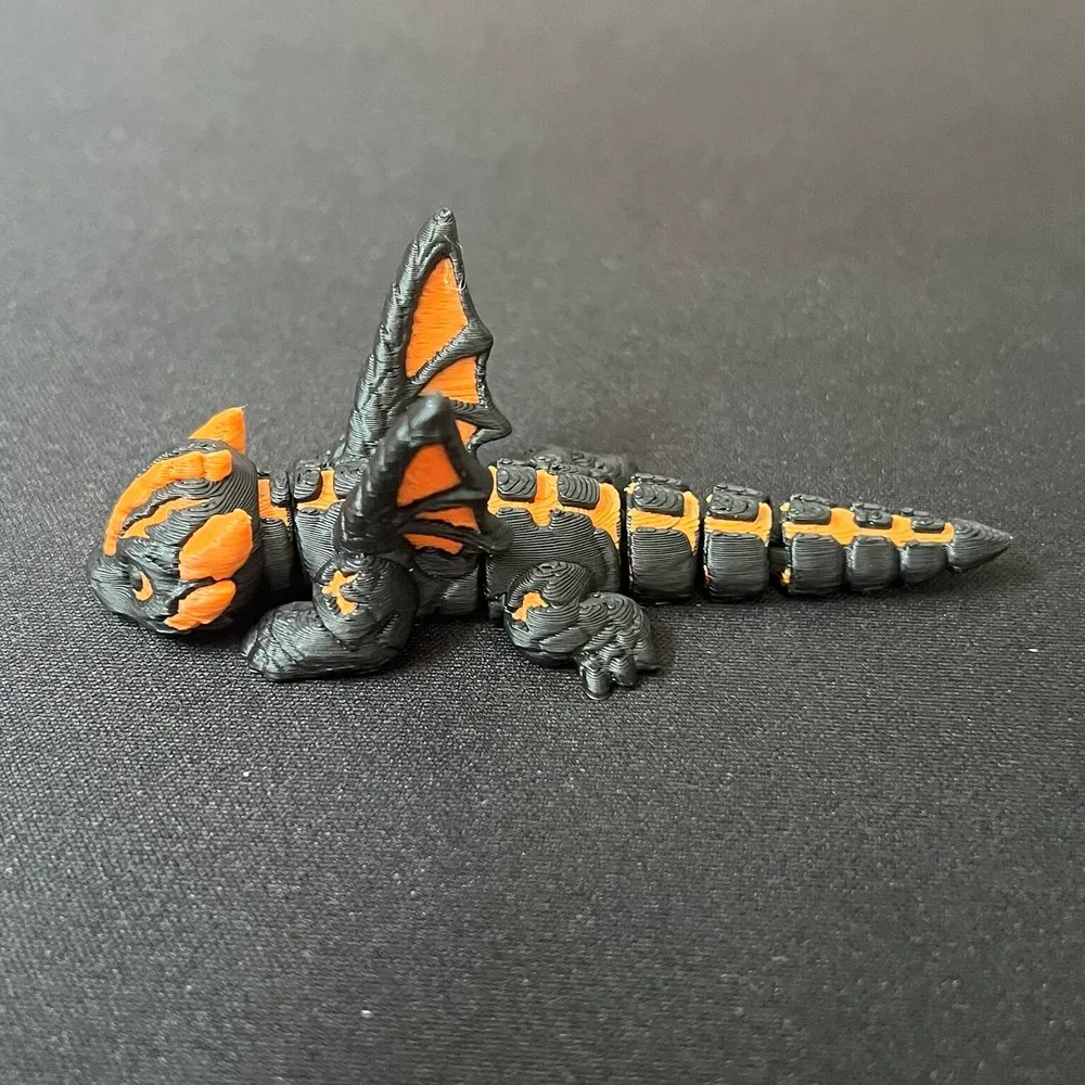 Flexi Magma Dragon, Cute Articulated Model, photo 4 of 4 - Flexi Magma Dragon, Cute Articulated Model Miniatures