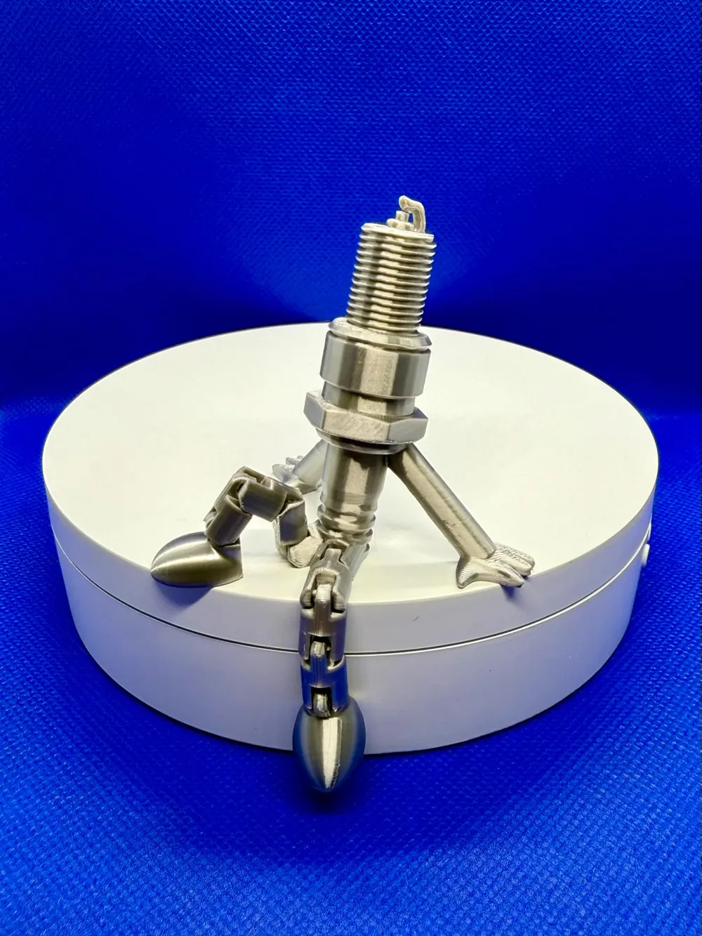 Flexi Spark Plug Buddy (articulated), photo 4 of 4 - Flexi Spark Plug Buddy (articulated) Miniatures