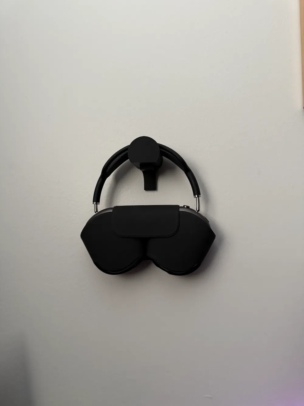 Floating AirPods Max Stand, photo 3 of 4 - Floating AirPods Max Stand Hobby & DIY