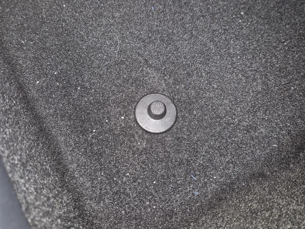 Floor mat holder VW / Seat / Skoda / Audi / VAG