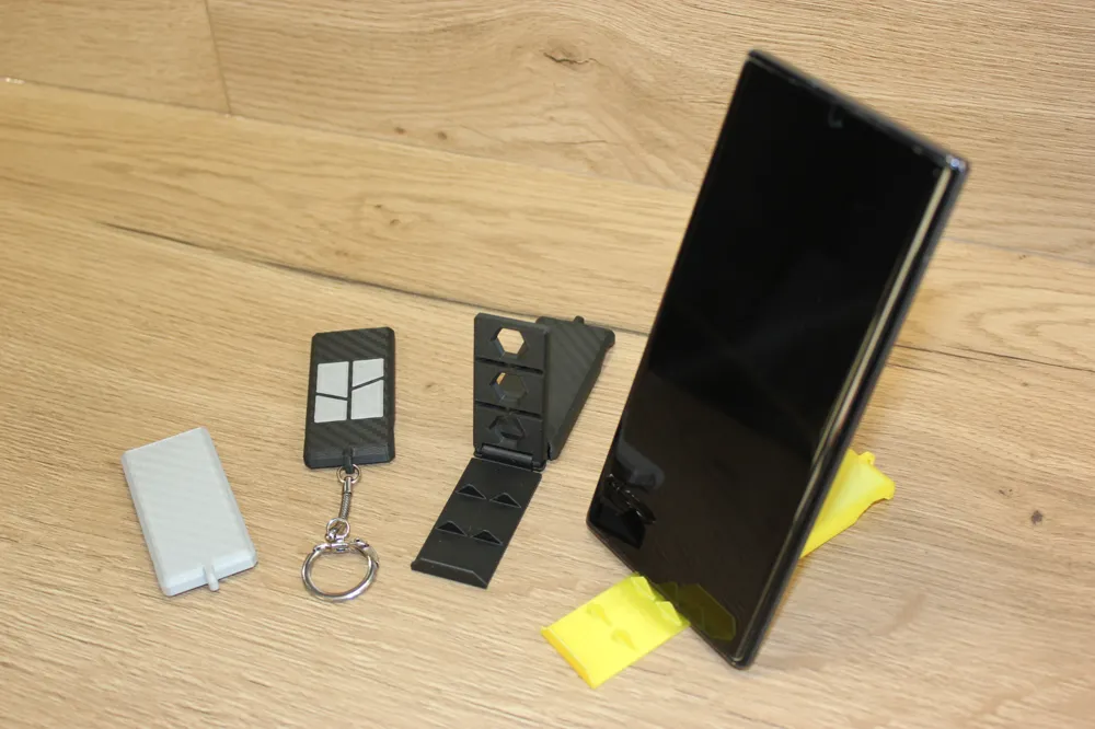 foldable phone stand keychain, photo 3 of 4 - foldable phone stand keychain Household
