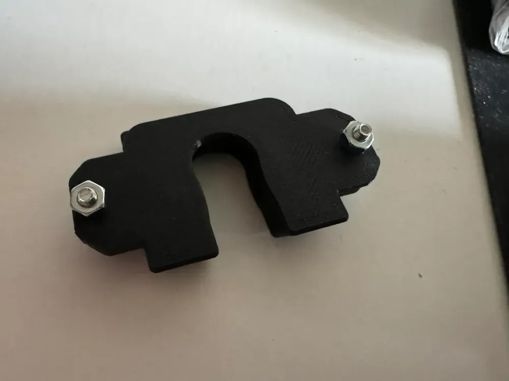 Ford Fiesta/Focus trunk clip, photo 4 of 4 - Car Organisers, Hooks & Bins, vehicles