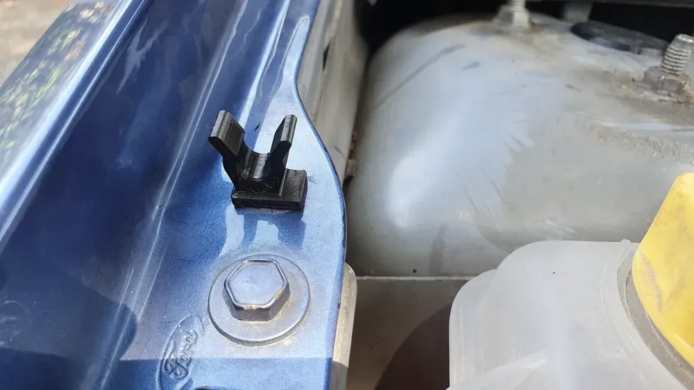 Ford Fiesta-Fusion MK5-MK6 Hood Prop Rod Clip, another view - Vent Clips & Air Fresheners, orion