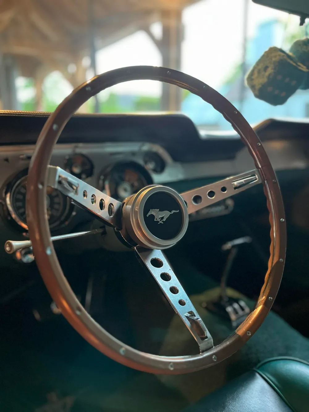 Ford Mustang Steering Wheel Ornament (1967), photo 2 of 3 - Valve Caps & Wheel Accessories, car