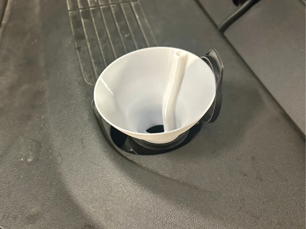 Entonnoir pour Tesla Model 3