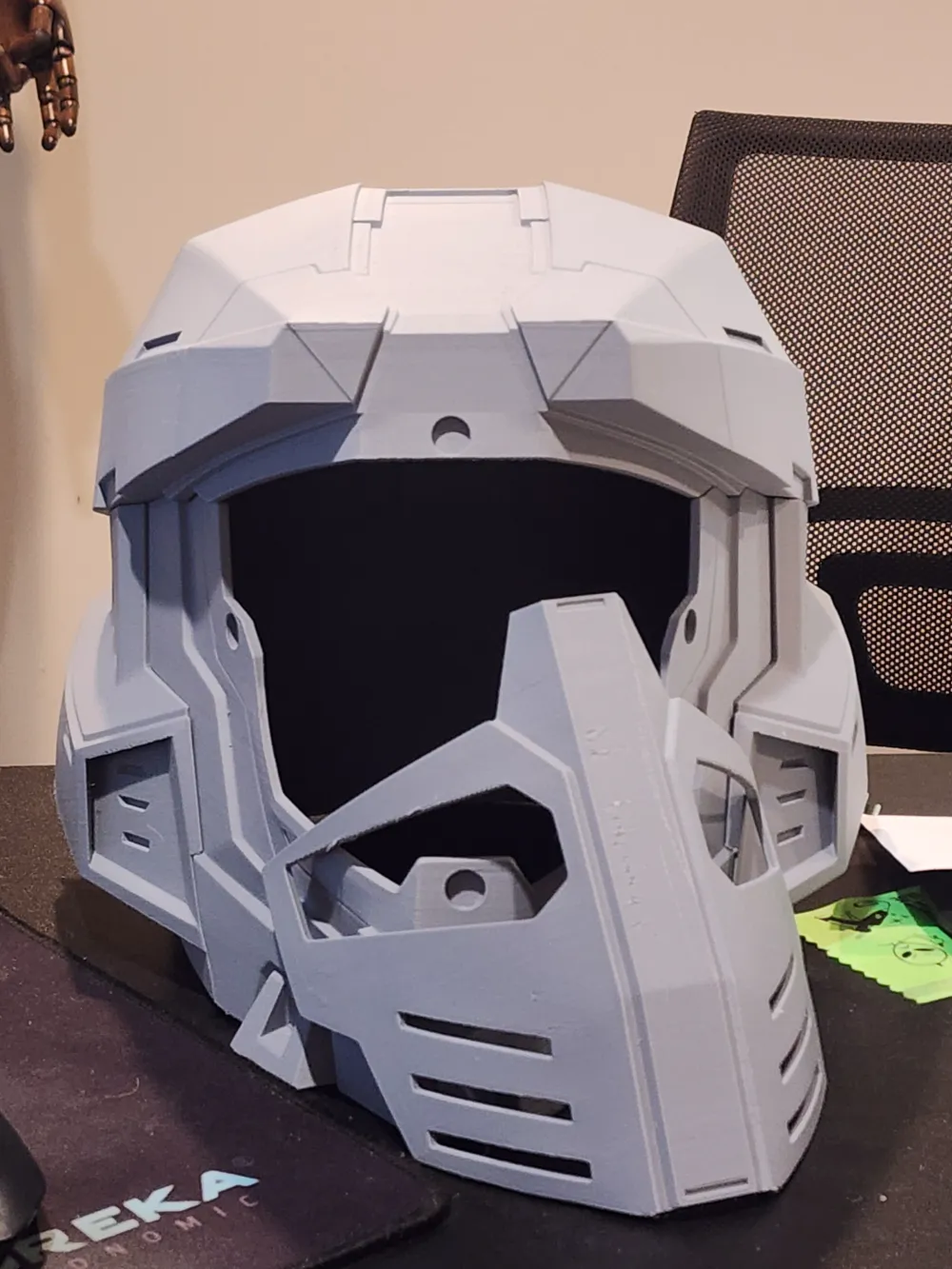 Spartan Helmet, photo 4 of 4 - Spartan Helmet Props & Cosplay