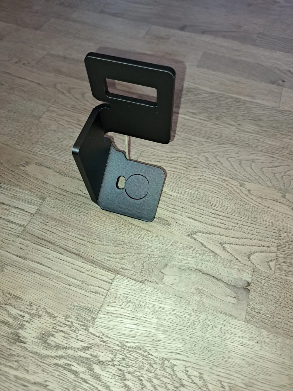 Garmin Fenix and Epix Wall Socket Charger Holder, photo 3 of 4 - Garmin Fenix and Epix Wall Socket Charger Holder Mobile & Device Accessories