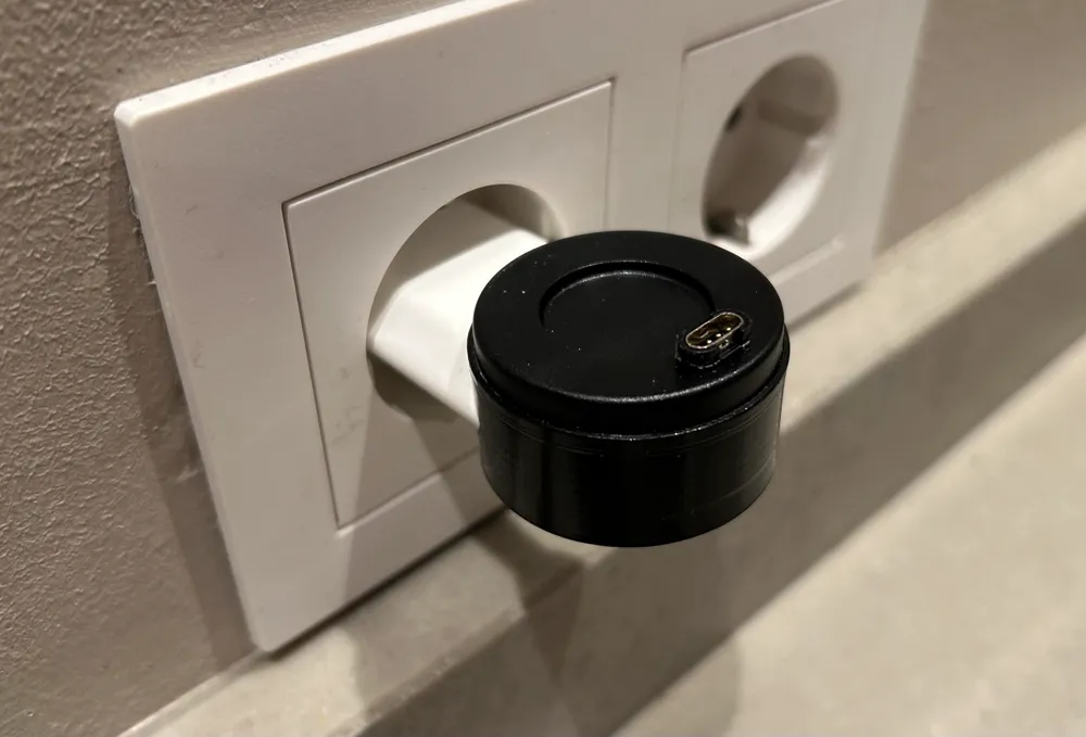 Garmin smartwatch charger (EU), photo 2 of 4 - Garmin smartwatch charger (EU) Household
