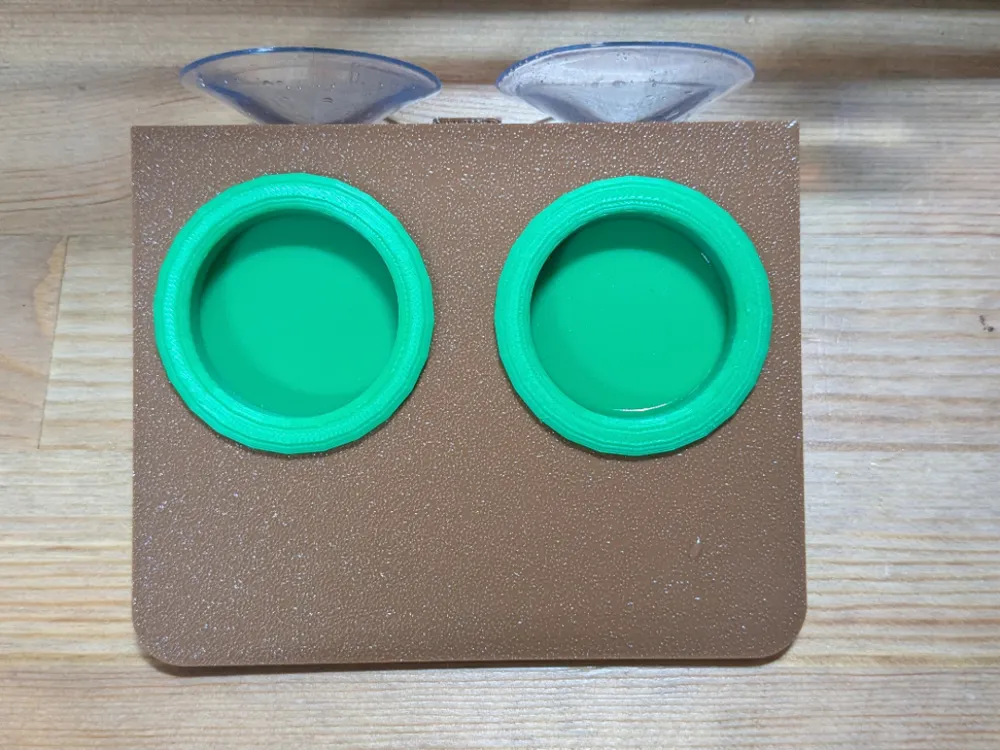 Gecko Feeding Ledge Large Platform with Cups