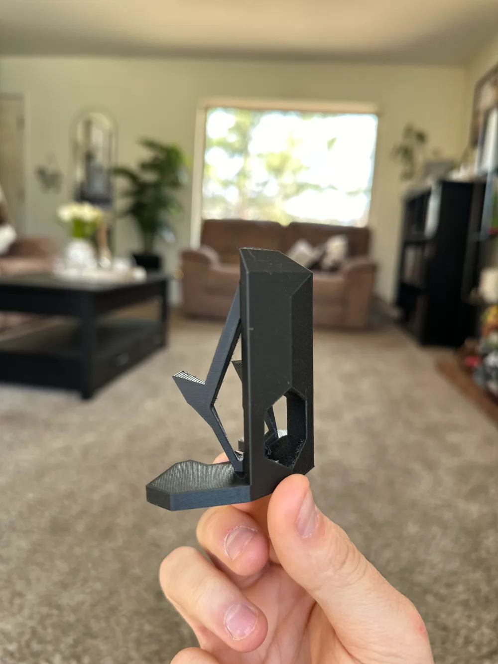Geometric Phone Stand with Cord Holder, photo 4 of 4 - Geometric Phone Stand with Cord Holder Hobby & DIY