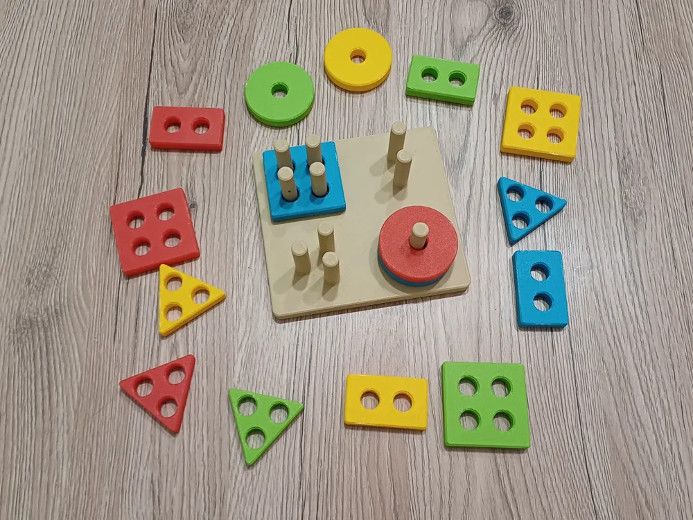 Geometric shapes toy for kids, photo 3 of 4 - Geometric shapes toy for kids Kids & Baby