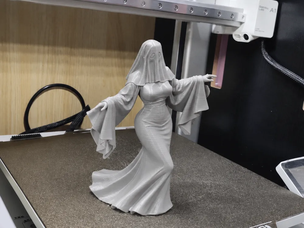 Ghost Girl Figure, 18cm, photo 3 of 4 - Ghost Girl Figure, 18cm Gifts & Occasions