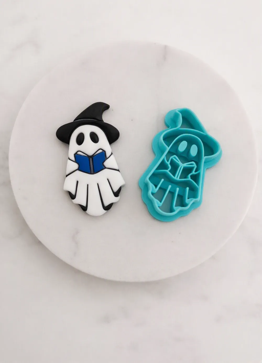 Ghost reading clay cutter | Halloween, photo 2 of 3 - Ghost reading clay cutter | Halloween Hobby & DIY