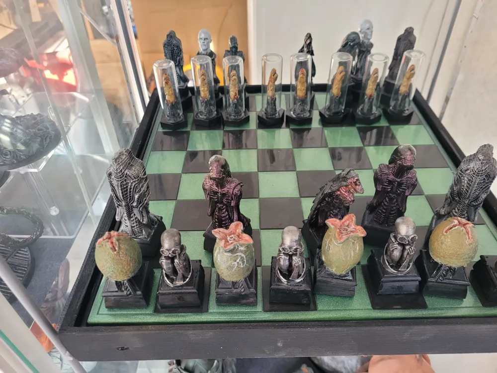ECHEC GIGER, photo 2 of 4 - Sci-fi & Movie Figures, game
