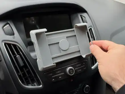 Ford Focus MK3 CD Slot Phone Holder