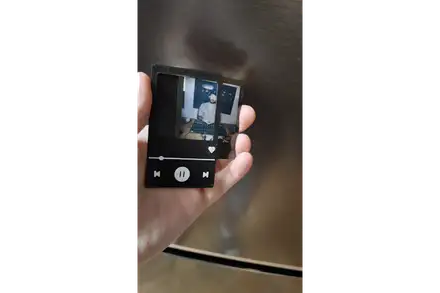 Polaroid Go Music Player frame