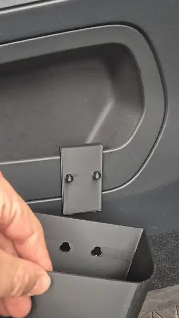 Universal Clip-On Car Trash Bin | Polestar 2 & 4