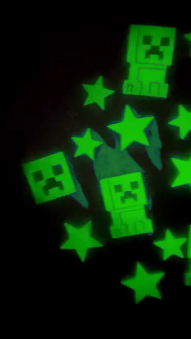 Minecraft GLOW-IN-THE-DARK Creeper Stars