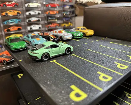 1:64 Modular Multilevel Parking Garage (Toy Car)