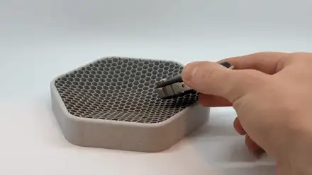 Honeycomb tray