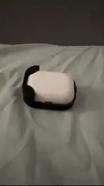 Air Pod Pro 2 case with clip