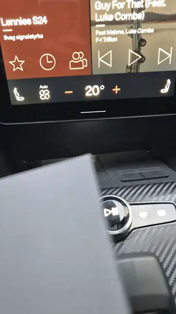 Polestar 2 center shelf