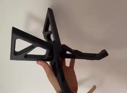 Foldable laptop stand