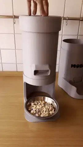 Pet Feeder with Bowl