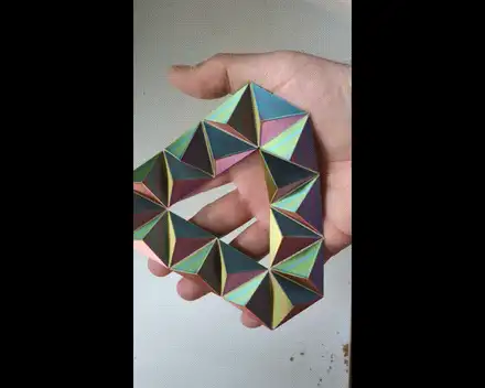 Infinite Flippy Flappy Pyramids Fidget Toy