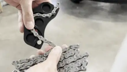 Ergonomic Waxed Bicycle Chain Break-In Tool