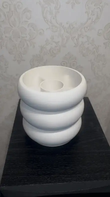 Rotating makeup organizer - with invisible base
