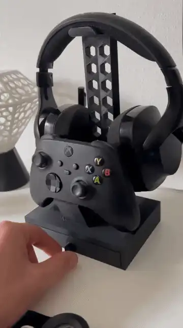 Modular Headset & Controller Stand