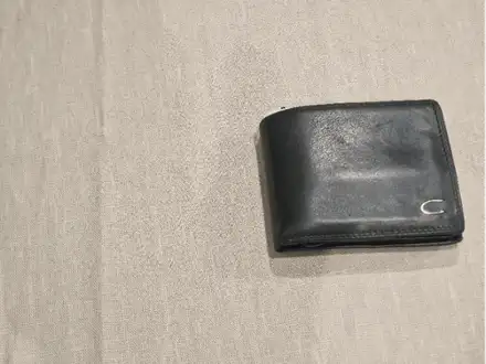 Emergency Wallet Card Phone Stand