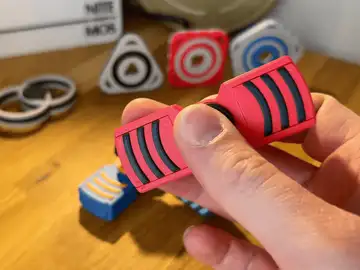 Magnetic slider and fidget spinner 2 in 1
