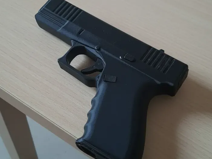Glock 19 (fake), photo 3 of 4 - Glock 19 (fake) Props & Cosplays