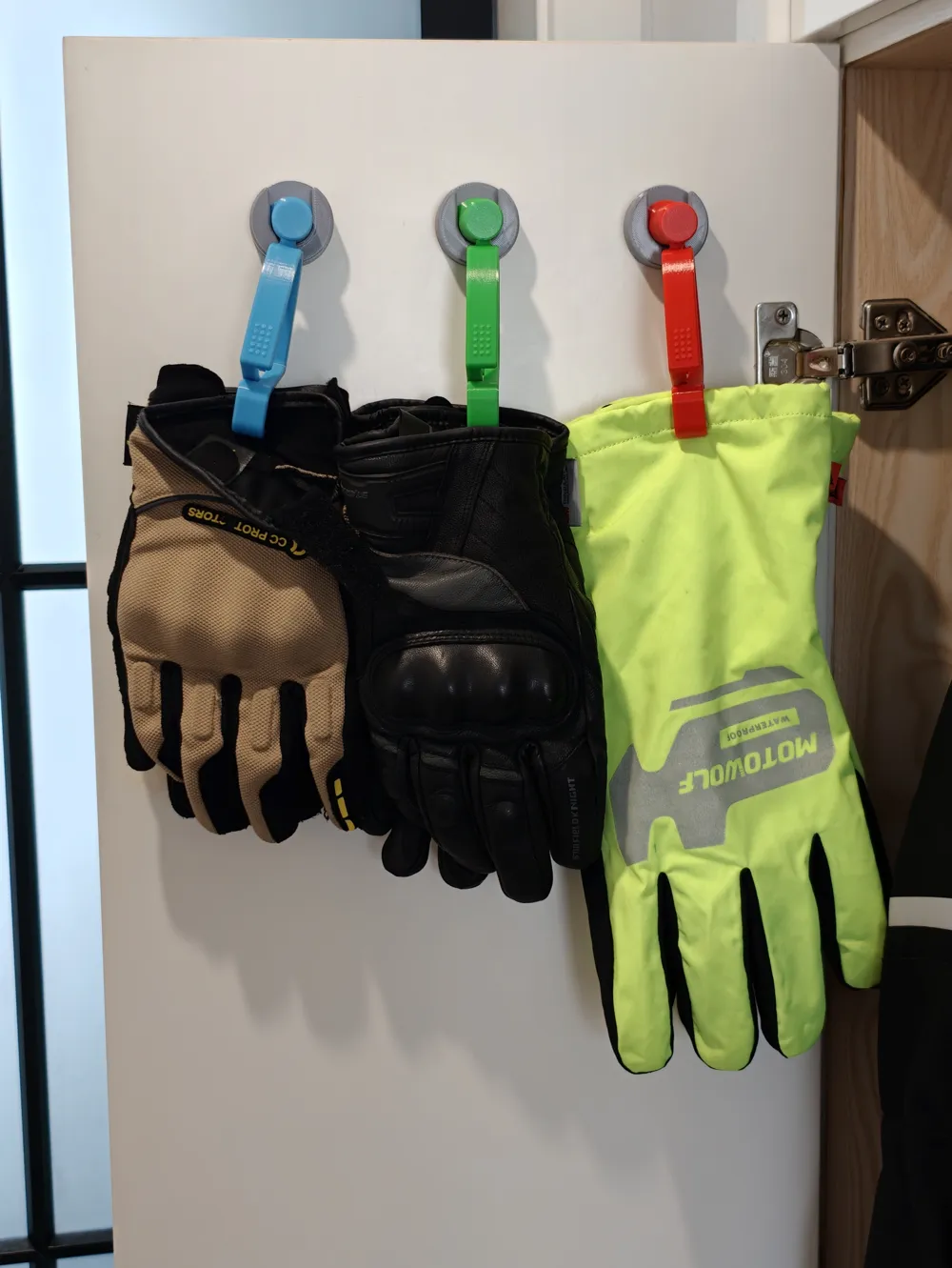 glove clip, photo 3 of 4 - glove clip Jewellery & Accessories