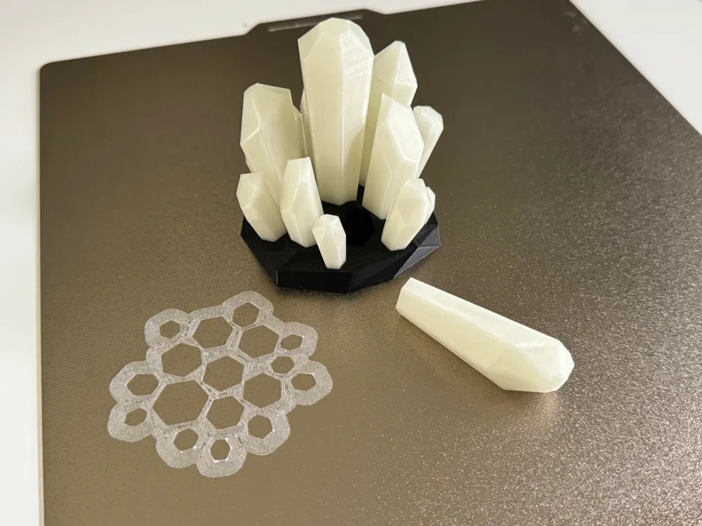 Glow in the Dark Crystals and Removable Rocky Base, photo 2 of 4 - Gaming & Movie Characters, glow in the dark
