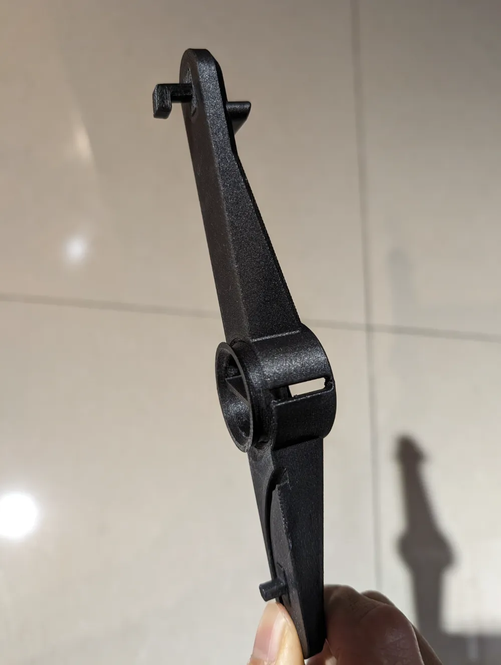 Google Pixel Watch2 charging stand on ikea Skadis_宜家板上的 Pixel Watch2 充電座, photo 3 of 4 - Google Pixel Watch2 charging stand on ikea Skadis_宜家板上的 Pixel Watch2 充電座 Tools