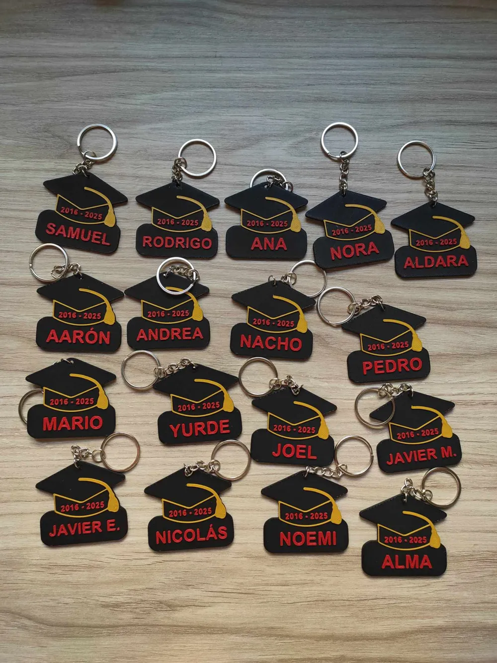 Cap, customizable graduation keychain, photo 3 of 4 - Photo & Custom Keychains, graduacin