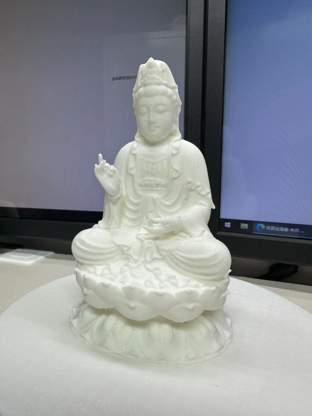 Guanyin Seated on Lotus Statue, photo 4 of 4 - Showpieces & Sculptures, Buddha statue