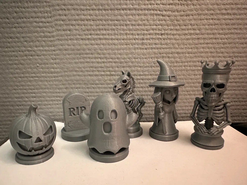 Halloween Chess Set, Creepy & Fun!