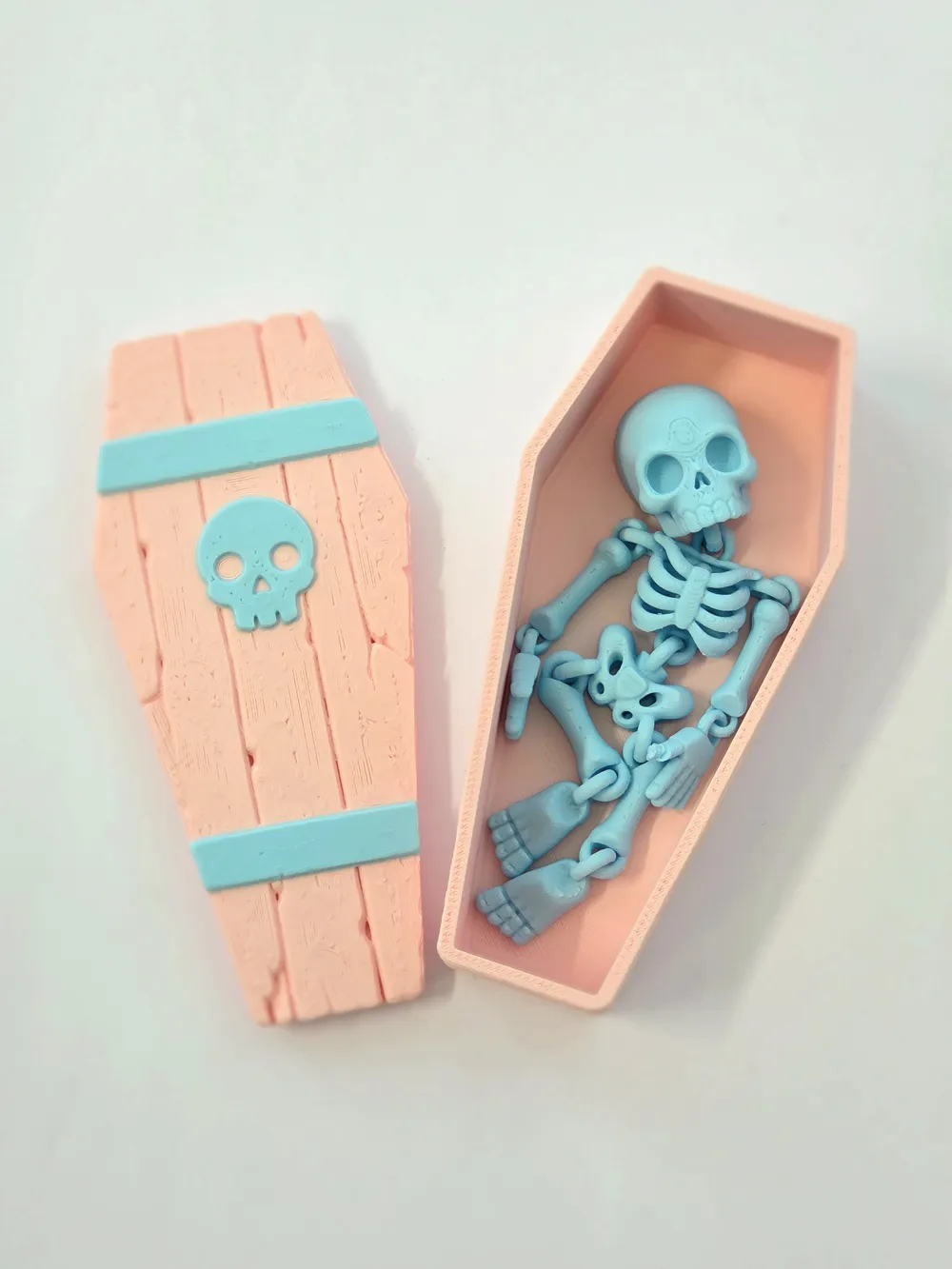 Halloween Skeleton in Coffin. Articulated skeleton, photo 2 of 4 - Halloween Skeleton in Coffin. Articulated skeleton Toys & Games